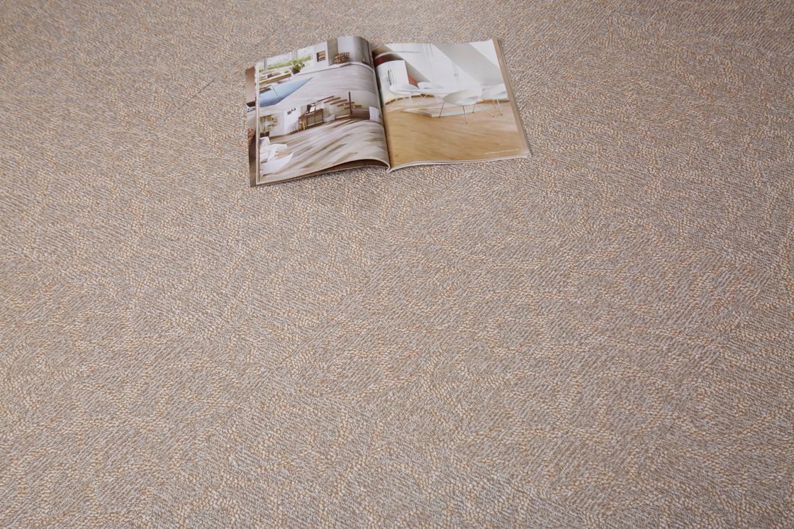 Strukturierter Muster PVC-Teppich, der UVbeschichtung für Oberflächenschutz ausbreitet