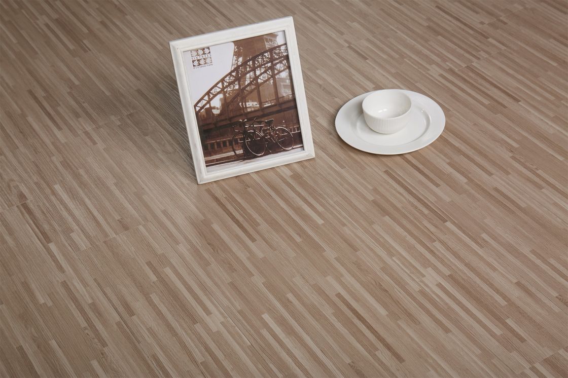 PVC-Bodenplatten 4,0 mm 5,0 mm selbstklebende Vinyl-Bodenplatten 3,0 mm UV-Beschichtung