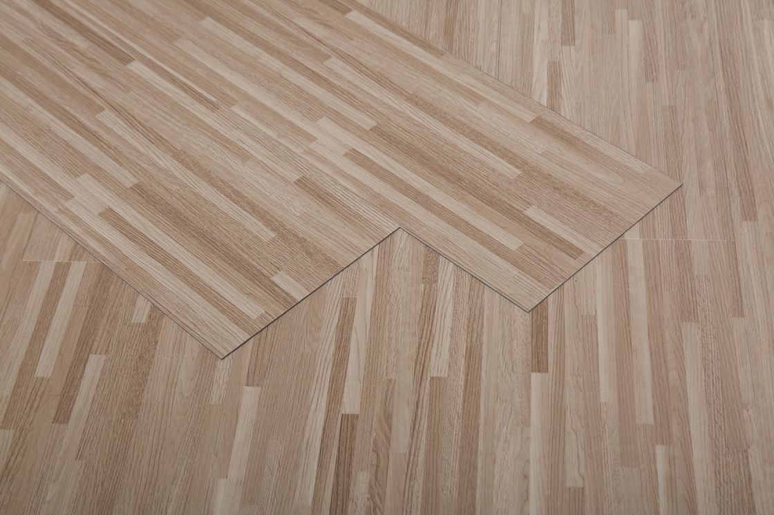 PVC-Bodenplatten 4,0 mm 5,0 mm selbstklebende Vinyl-Bodenplatten 3,0 mm UV-Beschichtung