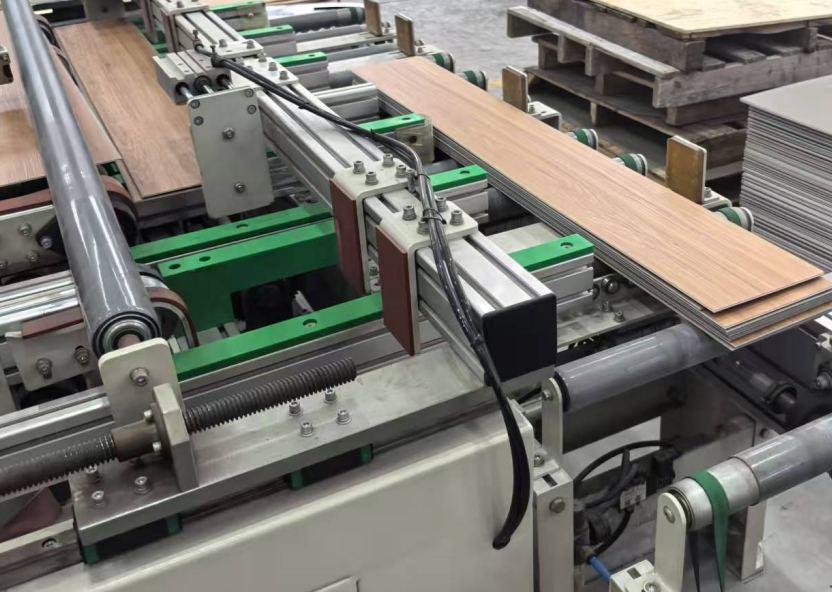 Gewerblicher IXPE SPC Interlock-Bodenbelag: Der perfekte Oberflächenbelag für Ihr Unternehmen